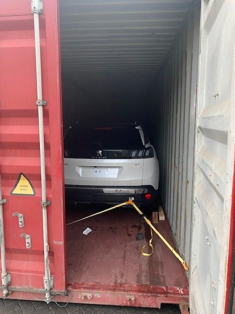 Bentri coordinates global automotive movements from Antwerp: vehicles, machinery and parts with accurate planning, safe handling and reliable partners.