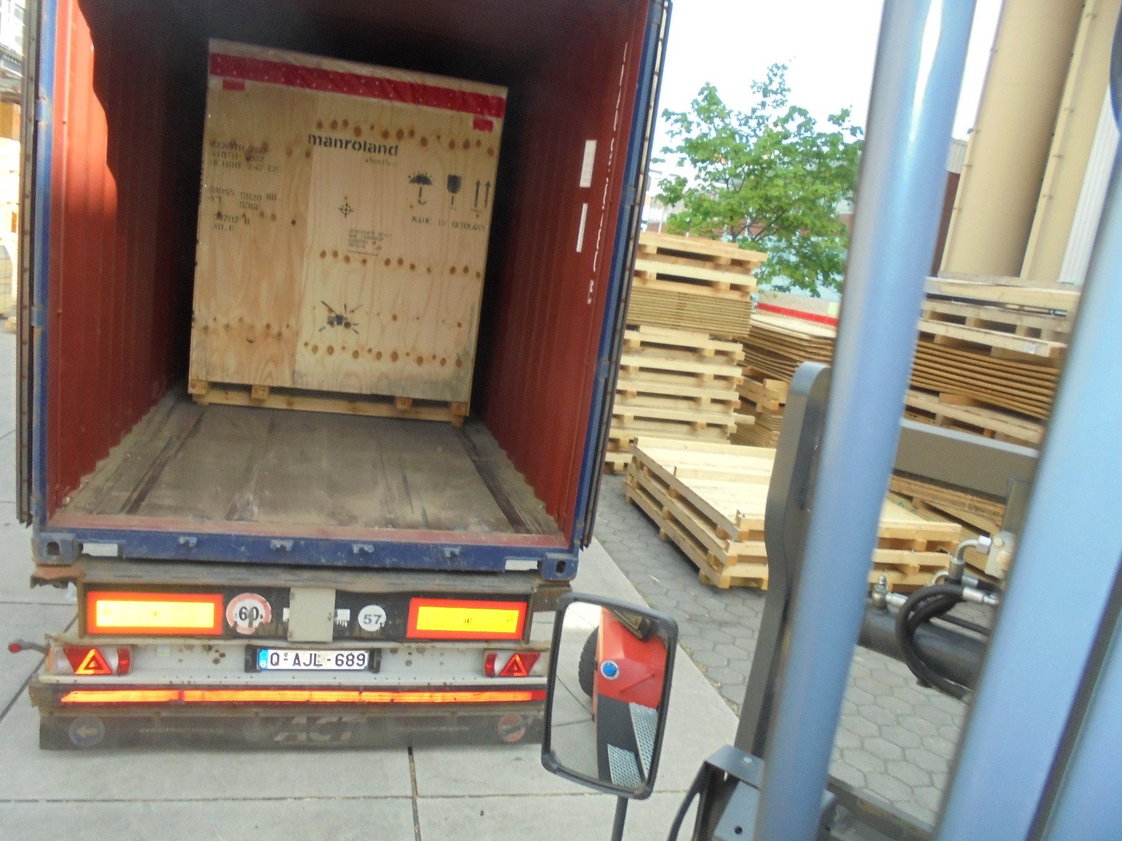 FCL & LCL Freight Forwarding | Bentri Forwarding Efficient FCL and LCL shipping with one steady contact. Bentri manages planning, packing, customs and documentation with clear communication.