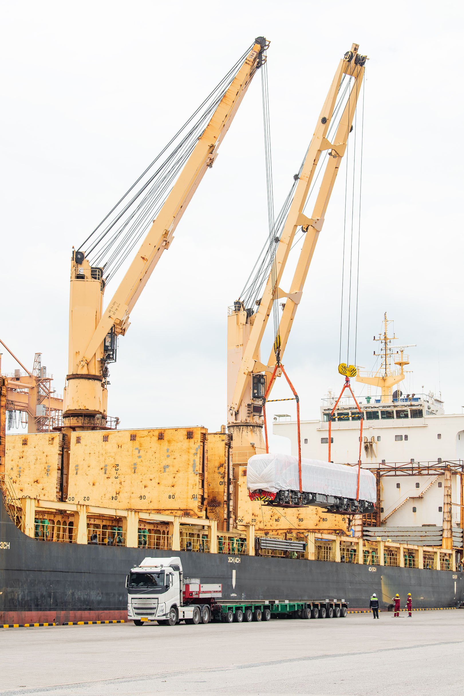 For oversized, heavy lift and breakbulk cargo, Bentri coordinates permits, documentation and handling with trusted partners and tracked milestones.