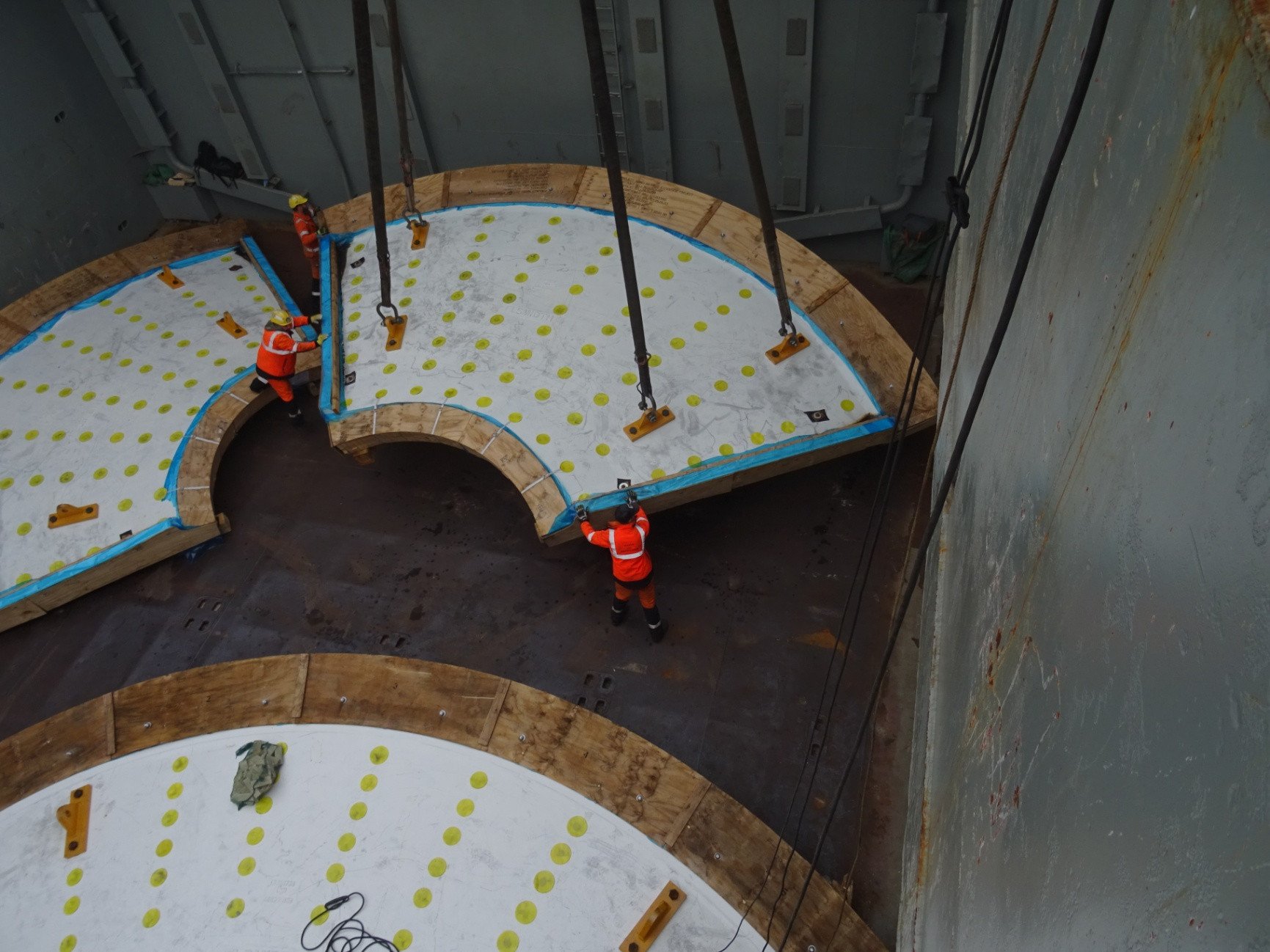 For oversized, heavy lift and breakbulk cargo, Bentri coordinates permits, documentation and handling with trusted partners and tracked milestones.